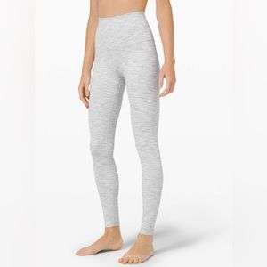 WUNDER UNDER HIGH-RISE TIGHT 28" *LUON
Wee Are From Space Nimbus Battleship